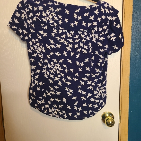 483 🎃 Anthropologie Maeve Button Up Bird Print Blouse Short Cap Sleeves - Picture 2 of 5